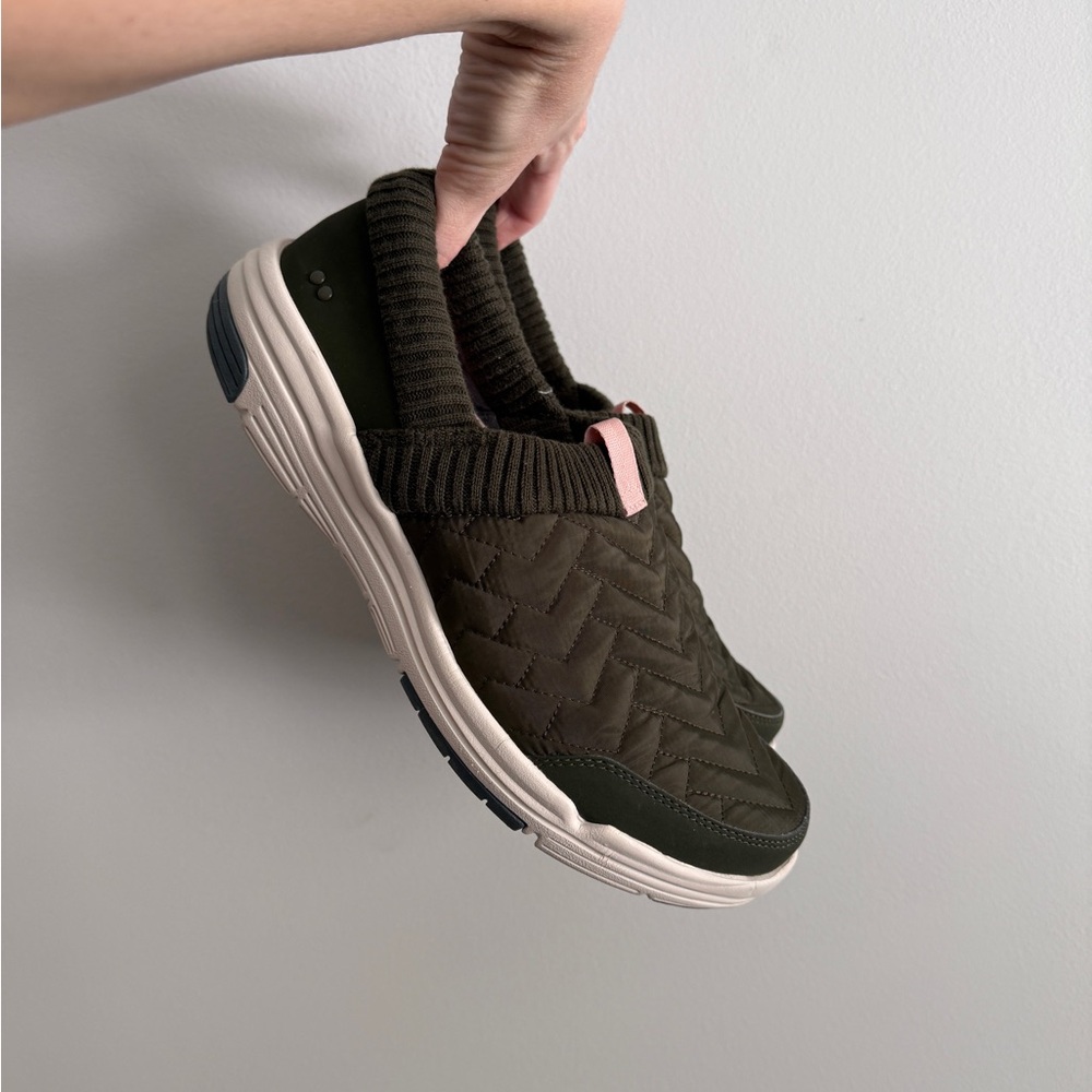 Like New Ryka ‘Aspen’ Sneaker - Picture 3 of 5